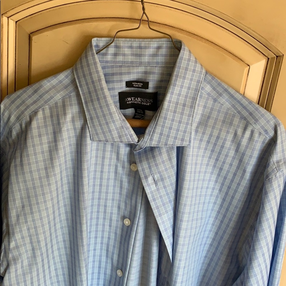 Men’s dress shirt, practically still new